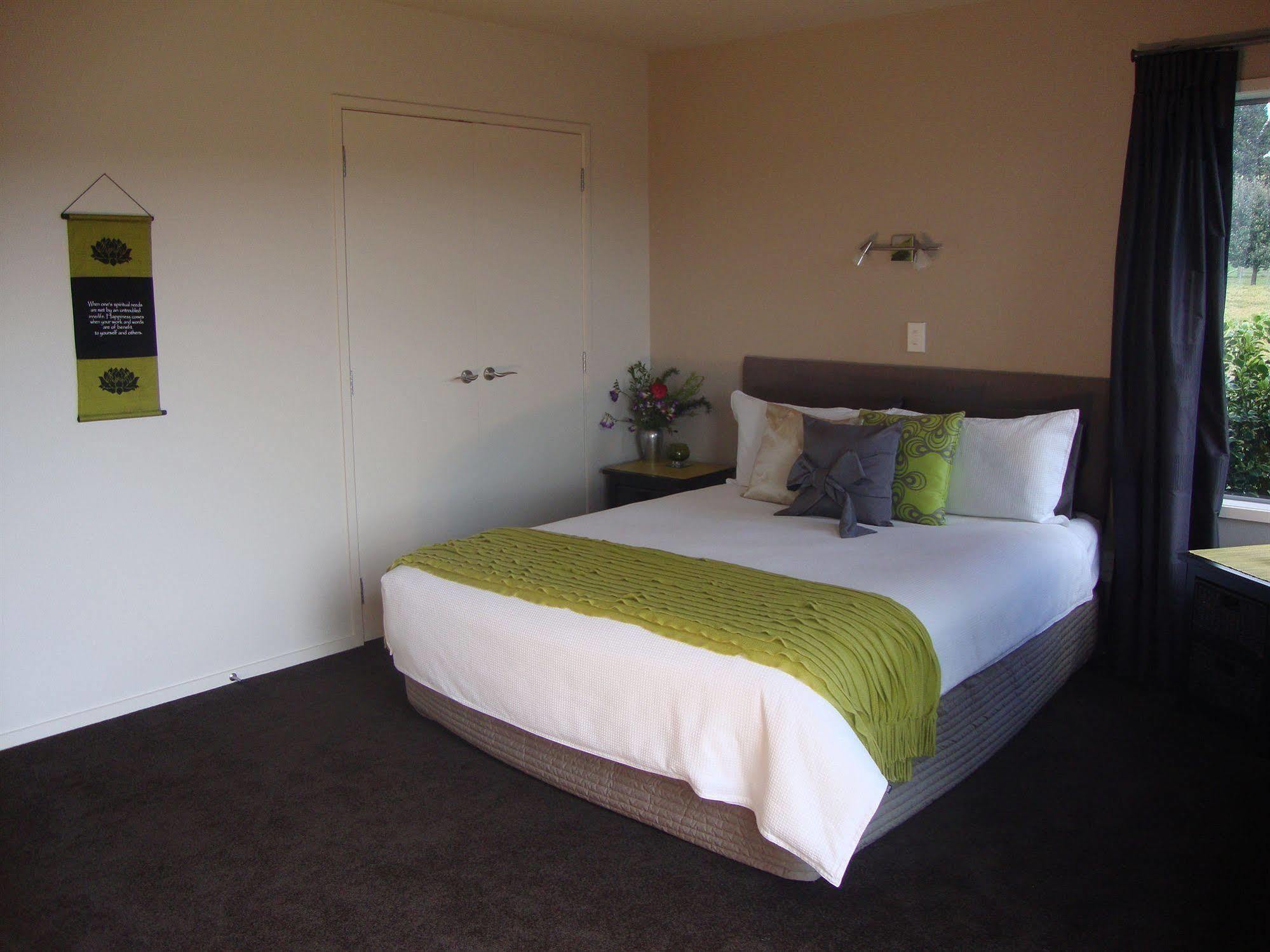 Stunning Views Bed, Breakfast & Health Retreat Bed and Breakfast Whangamata Exterior foto