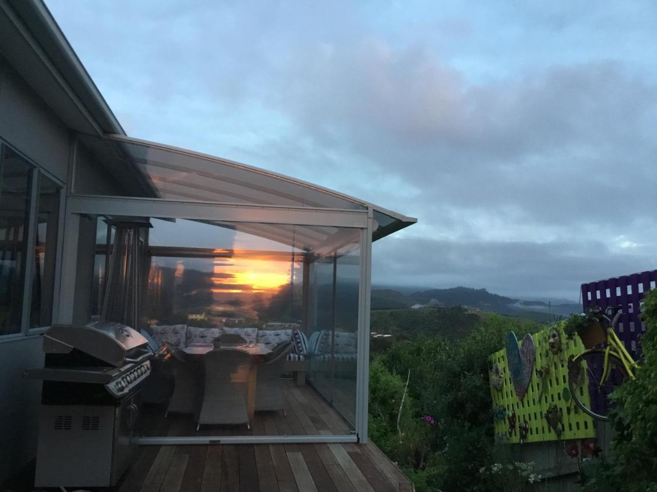 Stunning Views Bed, Breakfast & Health Retreat Bed and Breakfast Whangamata Exterior foto